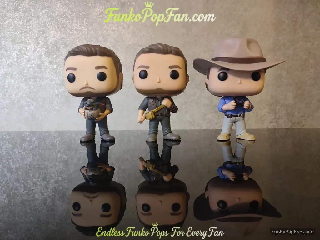 Bundle Funko Pop! Jurassic Park Classic #102 Owen Grady Vinyl Figure Bobblehead Vaulted Collectible With Protector Funko Pop Figure