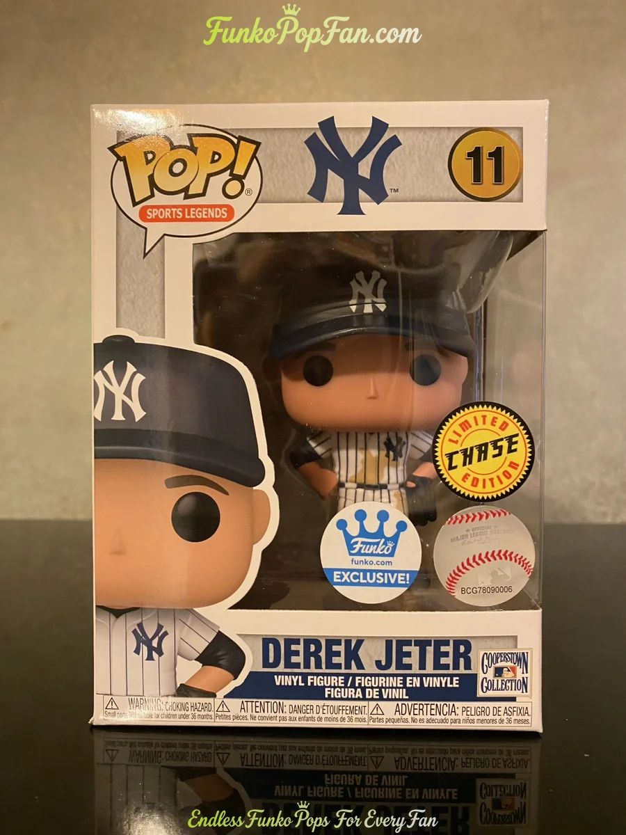 Sports Legends #11 Derek Jeter (Chase) Vinyl Figure Bobblehead Vaulted Collectible With Protector Funko Pop Figure