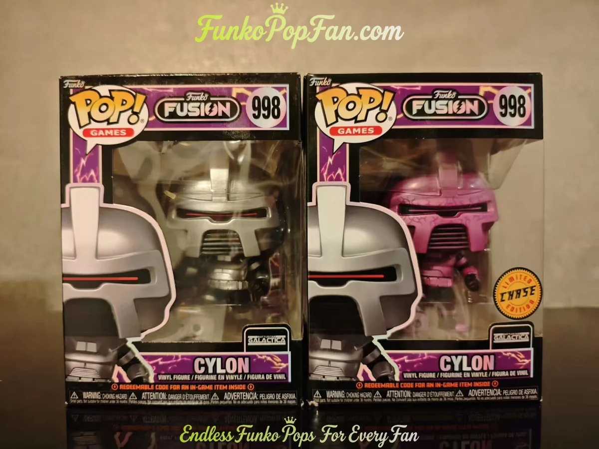 Bundle Funko Pop! Fusion Games #998 Cylon (Silver Common + Pink Chase) Vinyl Figure Bobblehead Vaulted Collectible With Protector Funko Pop Figure