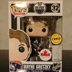 Hockey Oilers #32 Wayne Gretzky (Chase) Vinyl Figure Bobblehead Vaulted Collectible With Protector Funko Pop Figure